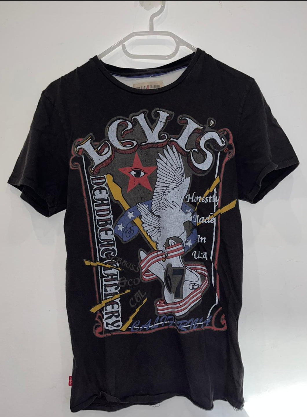 Levi's Black Special edition tee